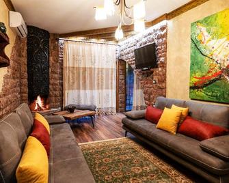 Vila Eden Boutique Hotel - Korçë - Sala de estar