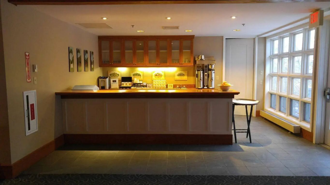 وارين كونفرنس سنتر آند إن