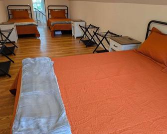 Updated Cuba Lake Retreat. Pontoon Available - Cuba - Habitación
