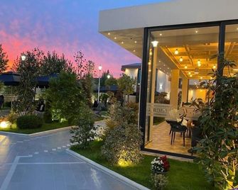 Grand White City - Berat