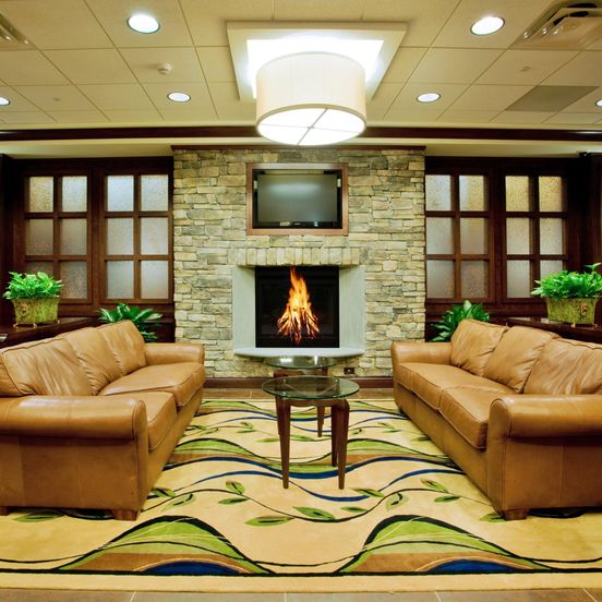 Lounge view of Holiday Inn Express & Suites Wilmington-Newark