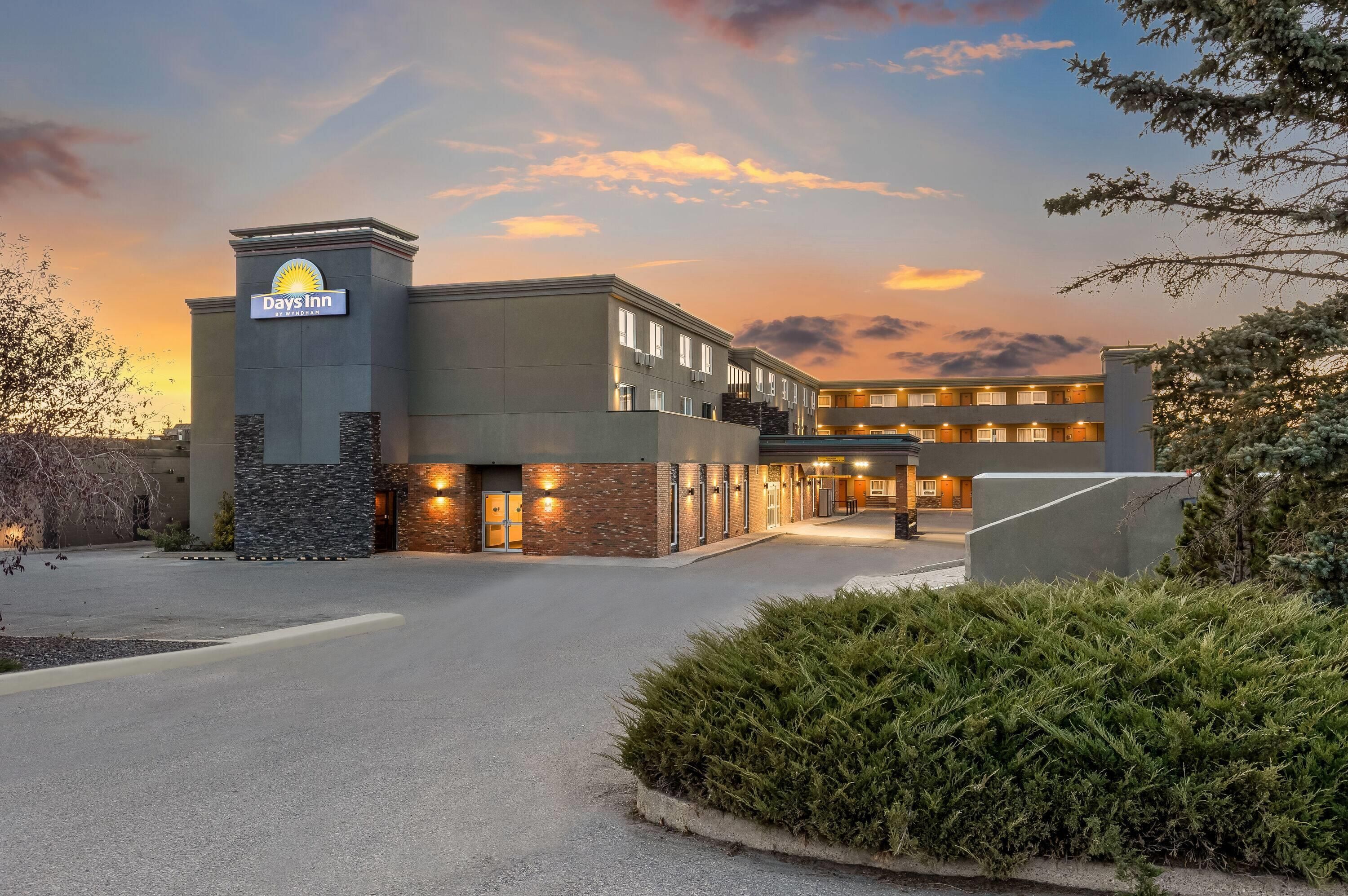 Days Inn by Wyndham Airdrie - Airdrie - Gebouw