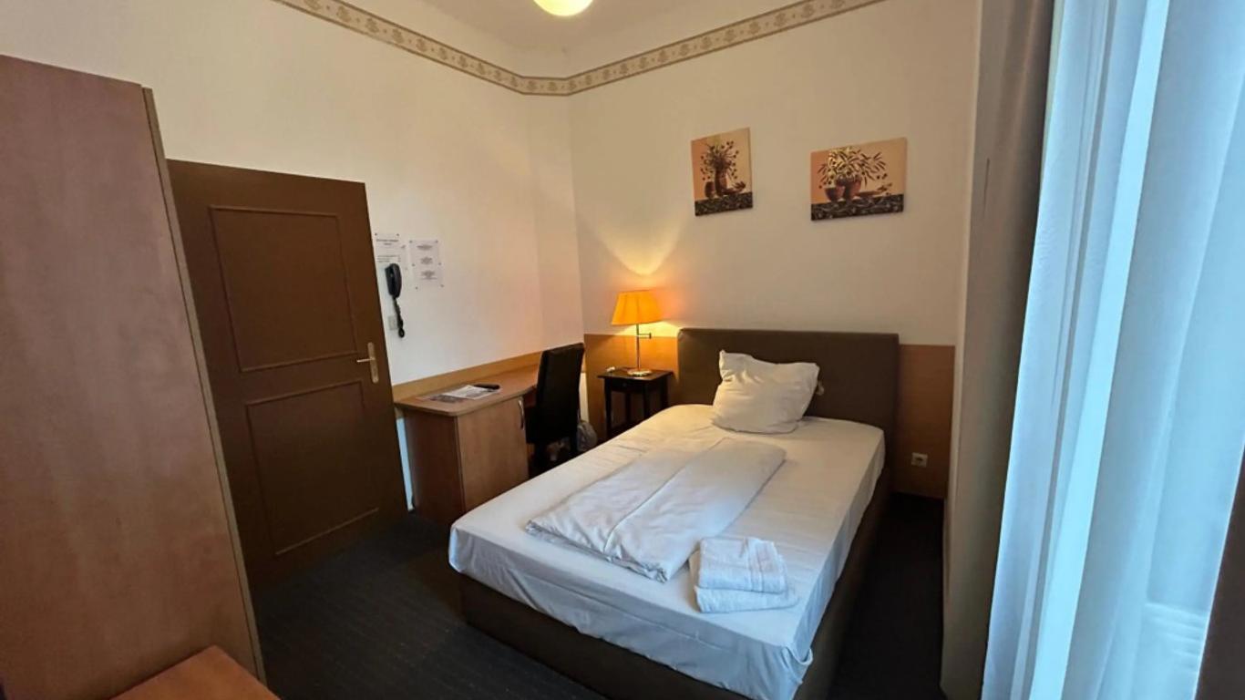 Hotel Adam