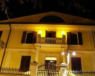 B&B Santa Chiara - Sulmona - Κτίριο