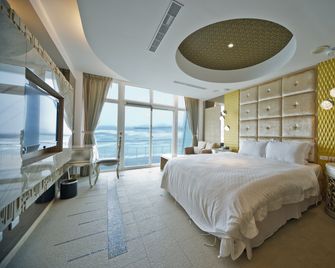 White House Hot Spring Beach Resort - וואנלי