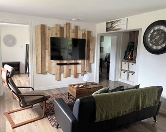 Brook’s Hollow: Cozy countryside retreat along the Niagara wine route - St. Catharines - Living room