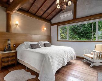 Casa Maria Comprida, serviço incluído, linda vista - Petrópolis - Bedroom