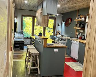 Iman Treetop Loft - Stevenson - Cocina