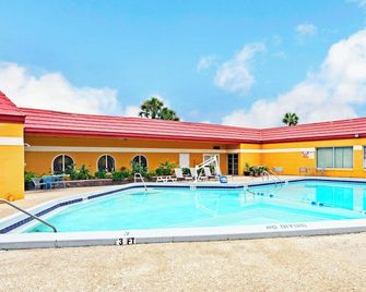 Magnuson Hotel Jacksonville Downtown - Jacksonville - Piscina
