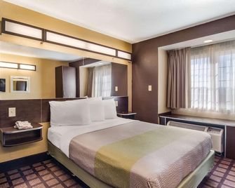 Motel 6 Canton Ga - Canton - Bedroom
