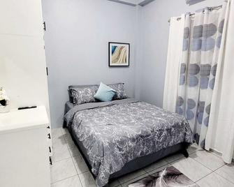 Rest Easy El Dorado Cozy, 2 br. Charming Apartment - El Dorado - Bedroom