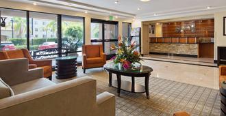 Best Western Plus Orange County Airport North - Santa Ana - Σαλόνι ξενοδοχείου