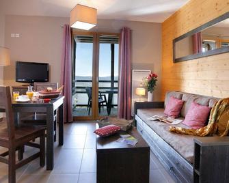 Apartment in the heart of the Font-Romeu resort with Swimming pool / Sauna / Hammam - Font-Romeu-Odeillo-Via - Pokój dzienny