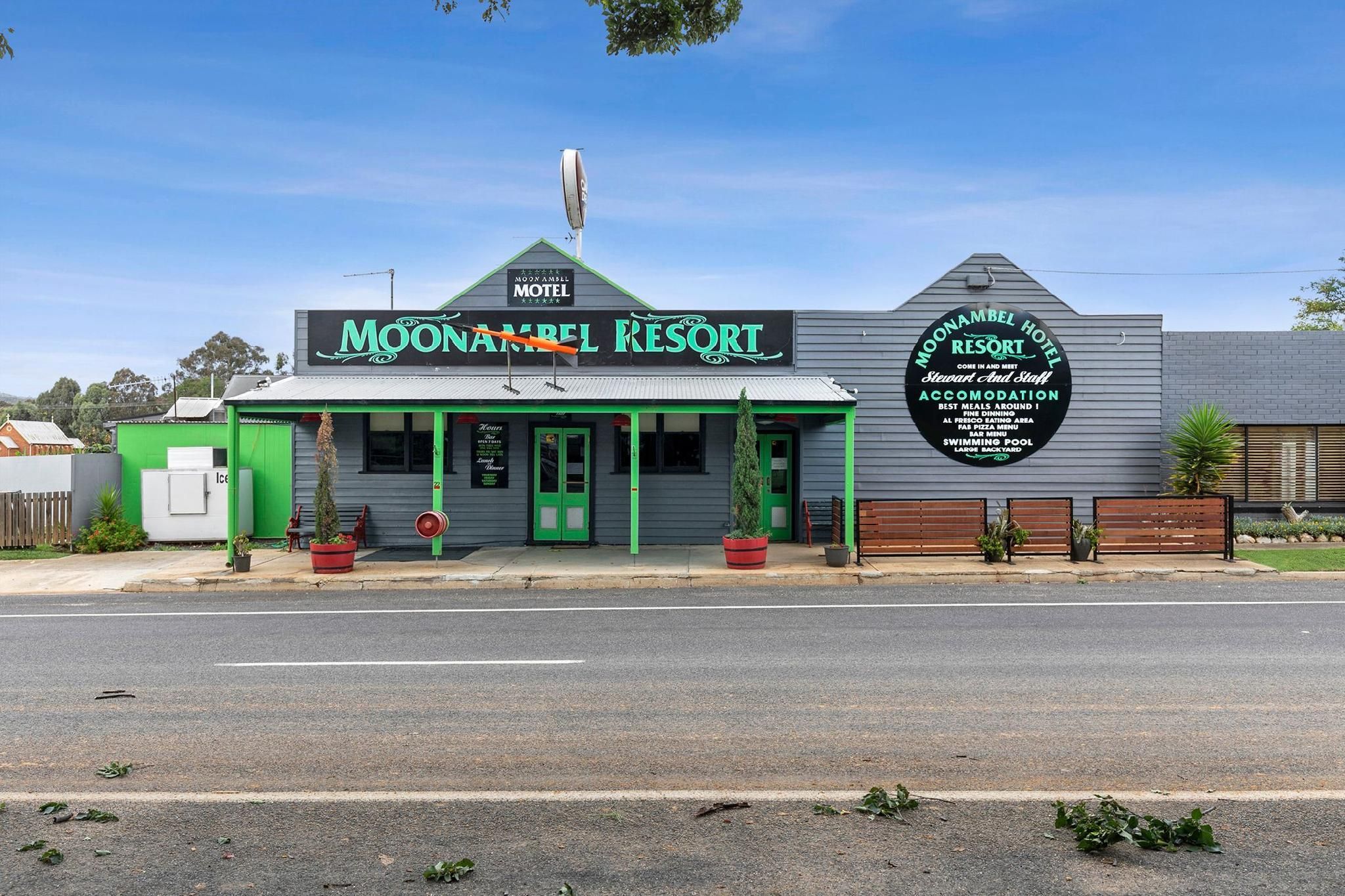 Moonambel Hotel