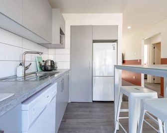 6BR Home Walk to Wolfbrook Arena and Hagley Park - Christchurch - Küche