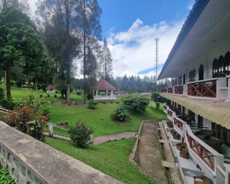 OYO 93062 Sibayak Multinational Rest House - Berastagi - Edificio