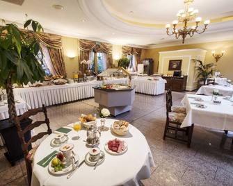 فندق إنترناشونال أو لاك هيستوريك لاكسايد - لوغانو - مطعم