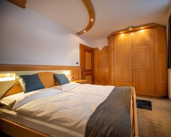 Apartment Sellablick - Ortisei - Bedroom