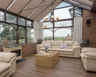 Villa Morea Private Hot Tub - Norwich - Wohnzimmer