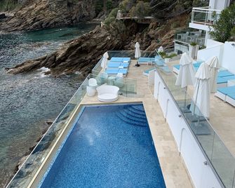 Hotel La Calanque - Cavalaire-sur-Mer - Piscine