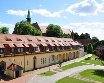 Zentrum-Kloster-Lehnin - Lehnin - Edificio