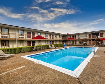 Red Roof Inn Knoxville North - Merchants Drive - Knoxville - Piscine