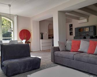 Charming 6-person 3-bedroom villa with breathtaking views - Buis-les-Baronnies - Huiskamer