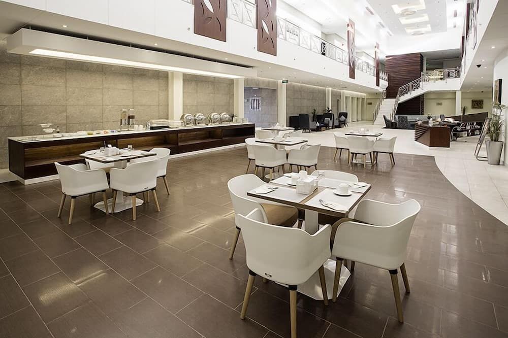 جراند لي لي للشقق الفندقية - الهفوف - مطعم