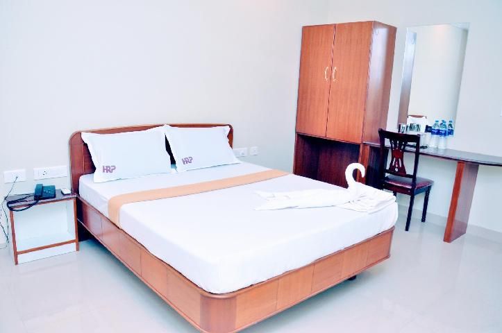 Hotel Raams Park - Tiruchirappalli - Bedroom
