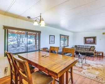 ‘Sunset Cabin’ near Moab w/ Stunning Views! - La Sal - Comedor