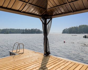 Muskoka Lakeshore Cottage Bliss - Gravenhurst