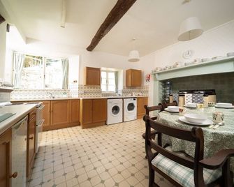Charming countryside cottage in Braunton, sleeps 5, close to the coast - Braunton - Kitchen
