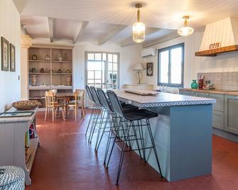 Grande Maison Familiale Avec Piscine et Terrain Arboré - Baron - Cocina
