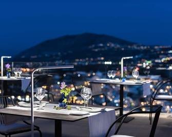 Mythical Blue Luxury Suites - Thera - Restaurant