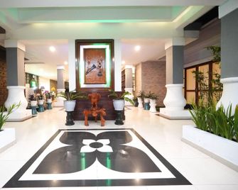 Grand Master Villa Tomohon - Tomohon - Lobby
