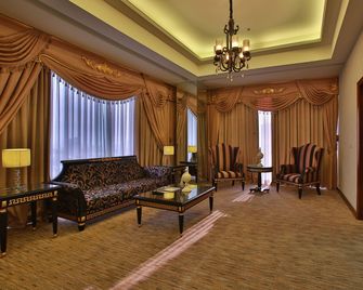 Luxent Hotel - Manila - Stue