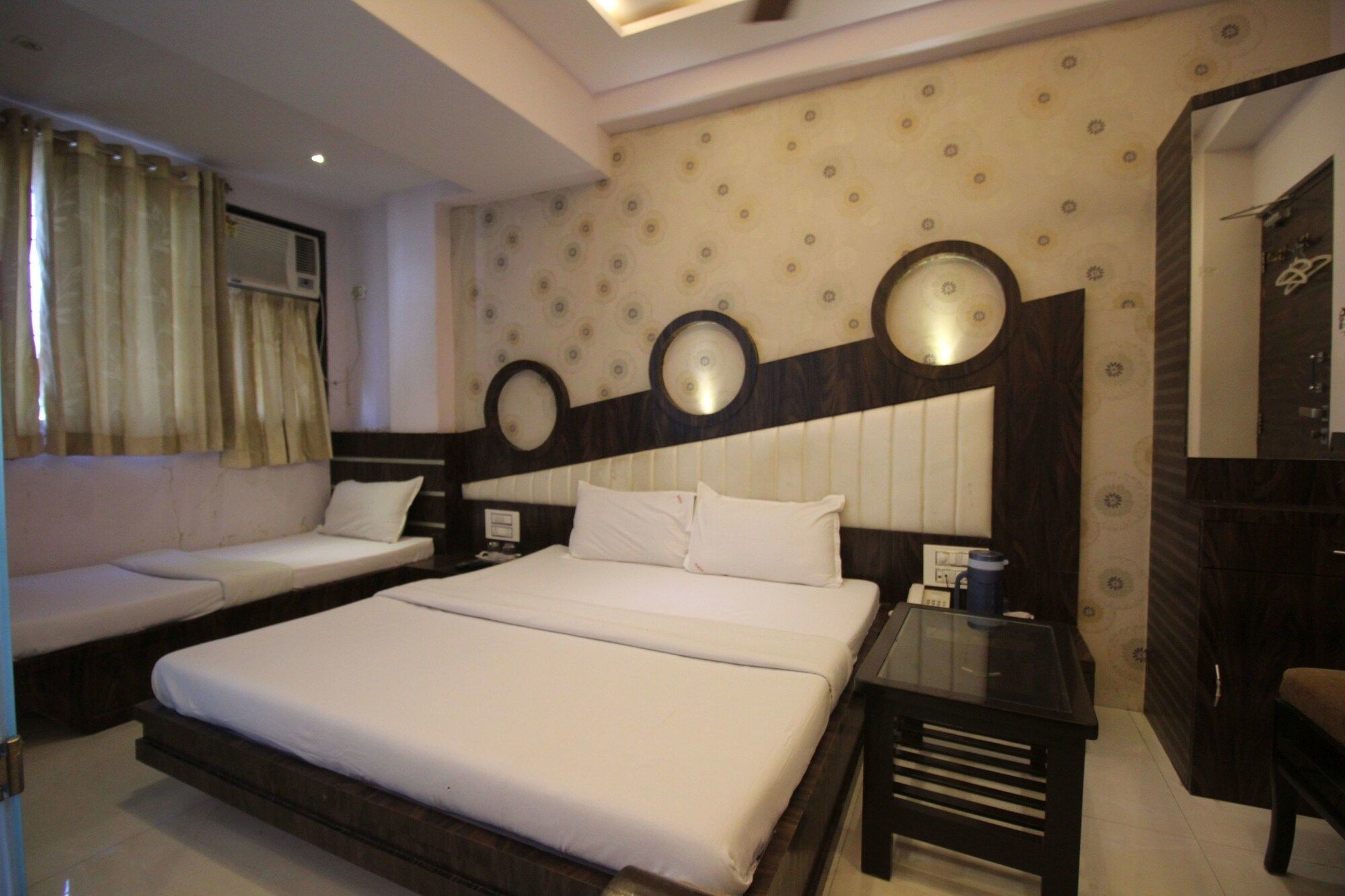 Hotel Navi Mumbai - נבי מומבאי - חדר שינה