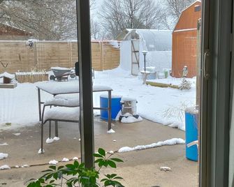 Cozy Hideaway in town - Springdale - Patio