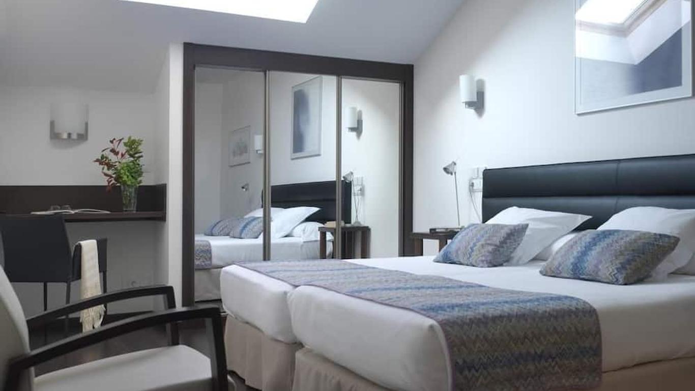 Hotel Villa Rosario II, Edificio Moderno