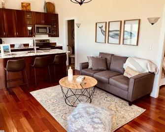 Ocean Sunsets and More! See Beautiful Johnson's Bay - Lubec - Sala de estar