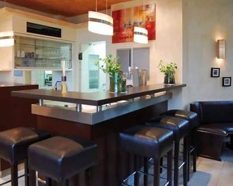 Adam Hotel - Giesen - Giesen - Bar