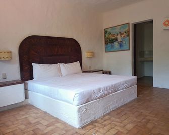 Hotel Plaza Tucanes - Manzanillo