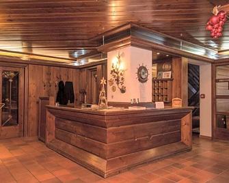 Al Sole Hotel Ristorante dal 1870 - Pieve di Cadore - Front desk
