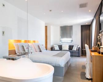 Hotel le Mandala - Saint-Tropez - Bedroom