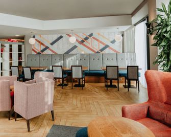 Ramada Encore by Wyndham Newcastle-Gateshead - Gateshead - Area lounge