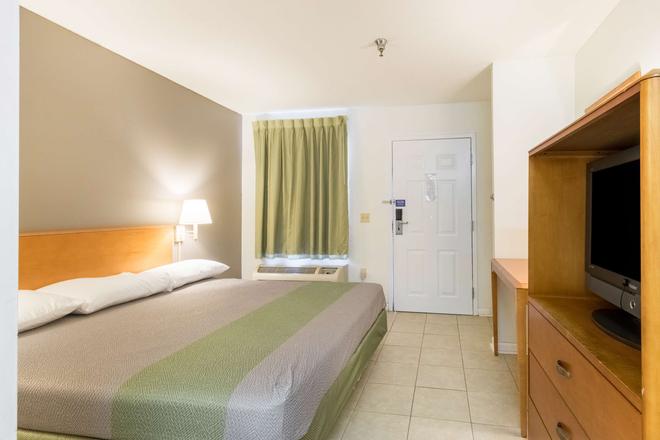 Studio 6 Statesboro Ga 49 9 7 Statesboro Hotel Deals