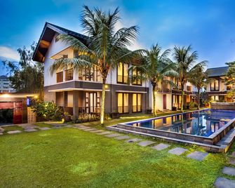 Summer Hills Hotel & Villas Bandung - Bandung - Bangunan
