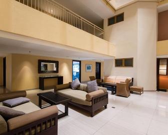 W Studio Resort Suites - Petaling Jaya - Oturma odası
