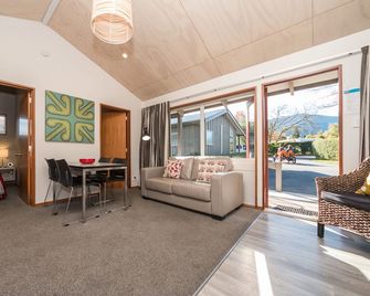 Hanmer Springs TOP 10 Holiday Park - Hanmer Springs - Sala de estar