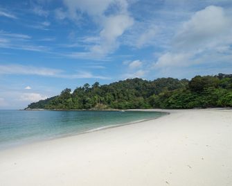 Pangkor Holiday Resort - Pangkor - Strand